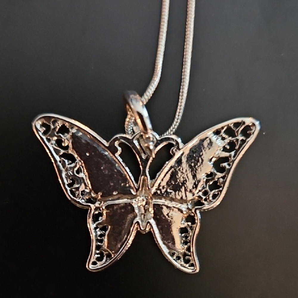 Elegant Silver Butterfly Pendant Necklace - Picture 3 of 3